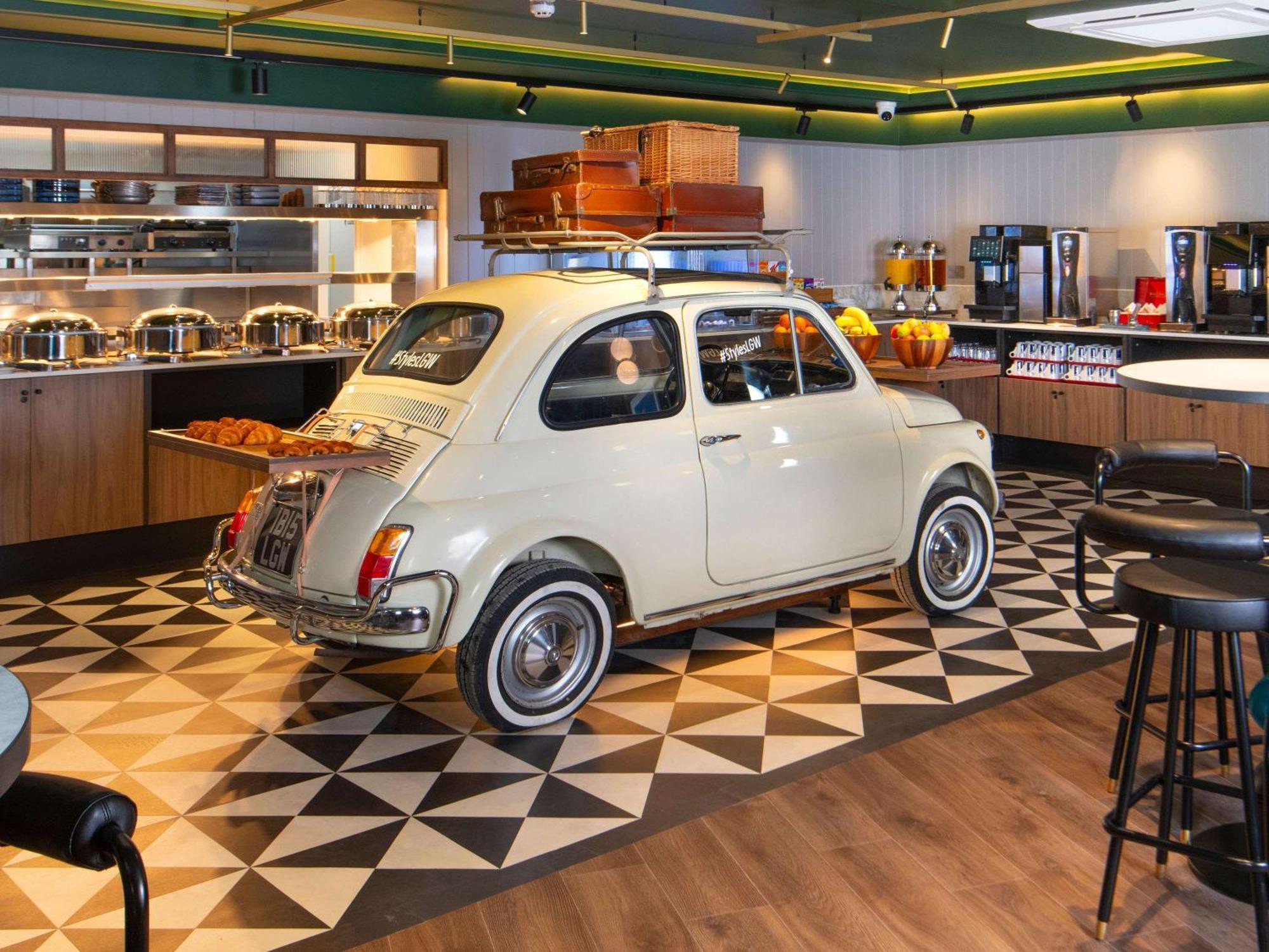 Ibis Styles London Gatwick Airport Ξενοδοχείο Κρόουλι Εξωτερικό φωτογραφία