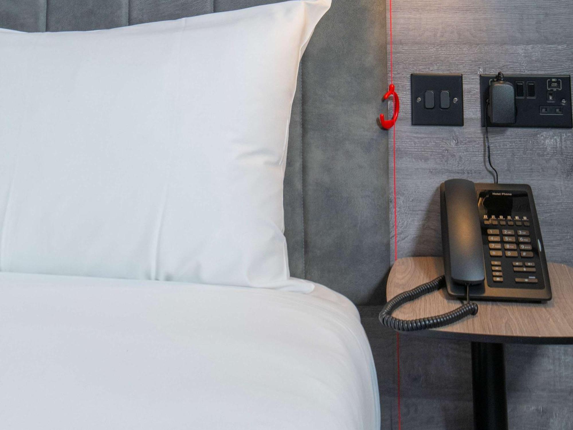 Ibis Styles London Gatwick Airport Ξενοδοχείο Κρόουλι Εξωτερικό φωτογραφία