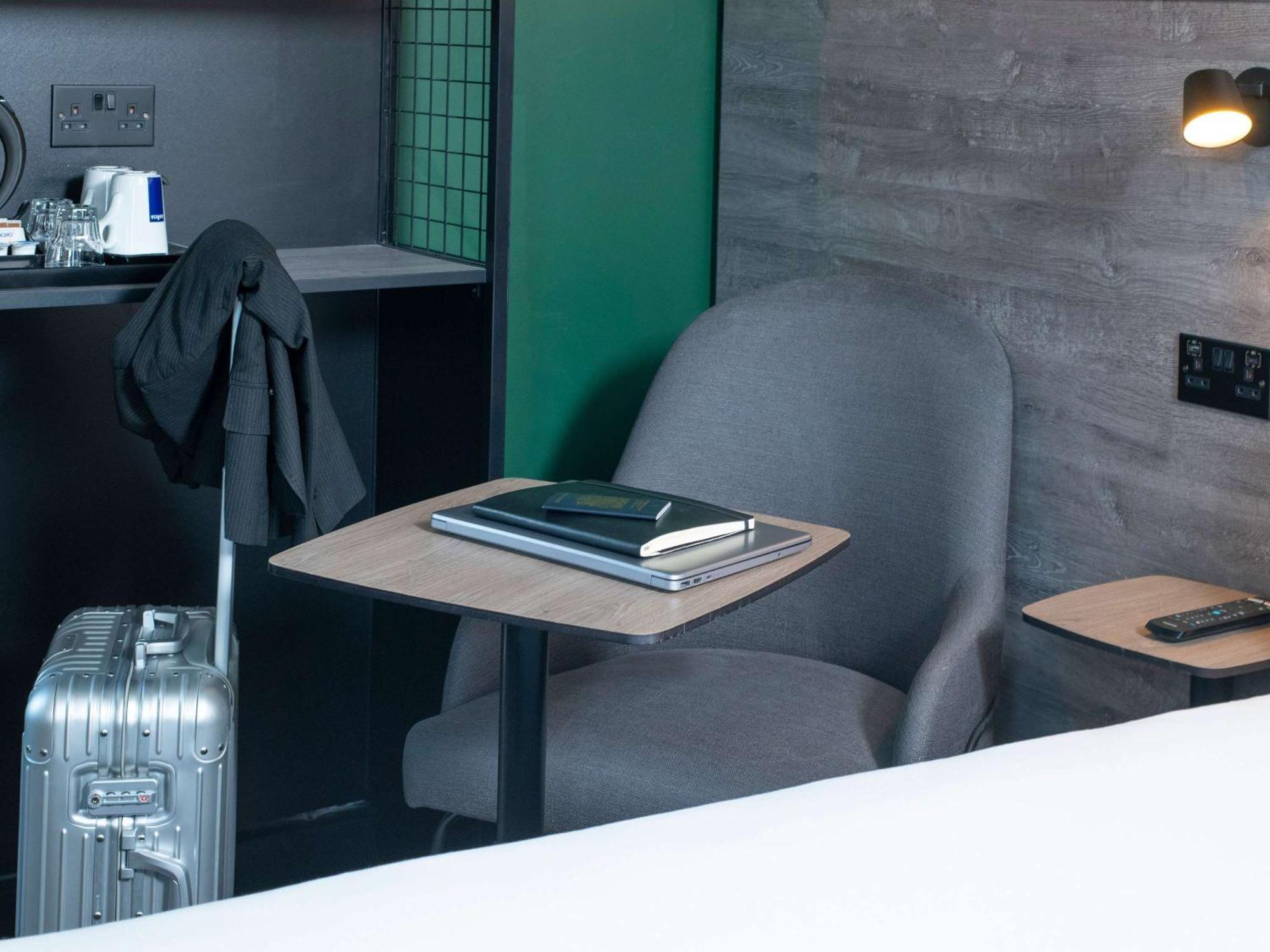 Ibis Styles London Gatwick Airport Ξενοδοχείο Κρόουλι Εξωτερικό φωτογραφία