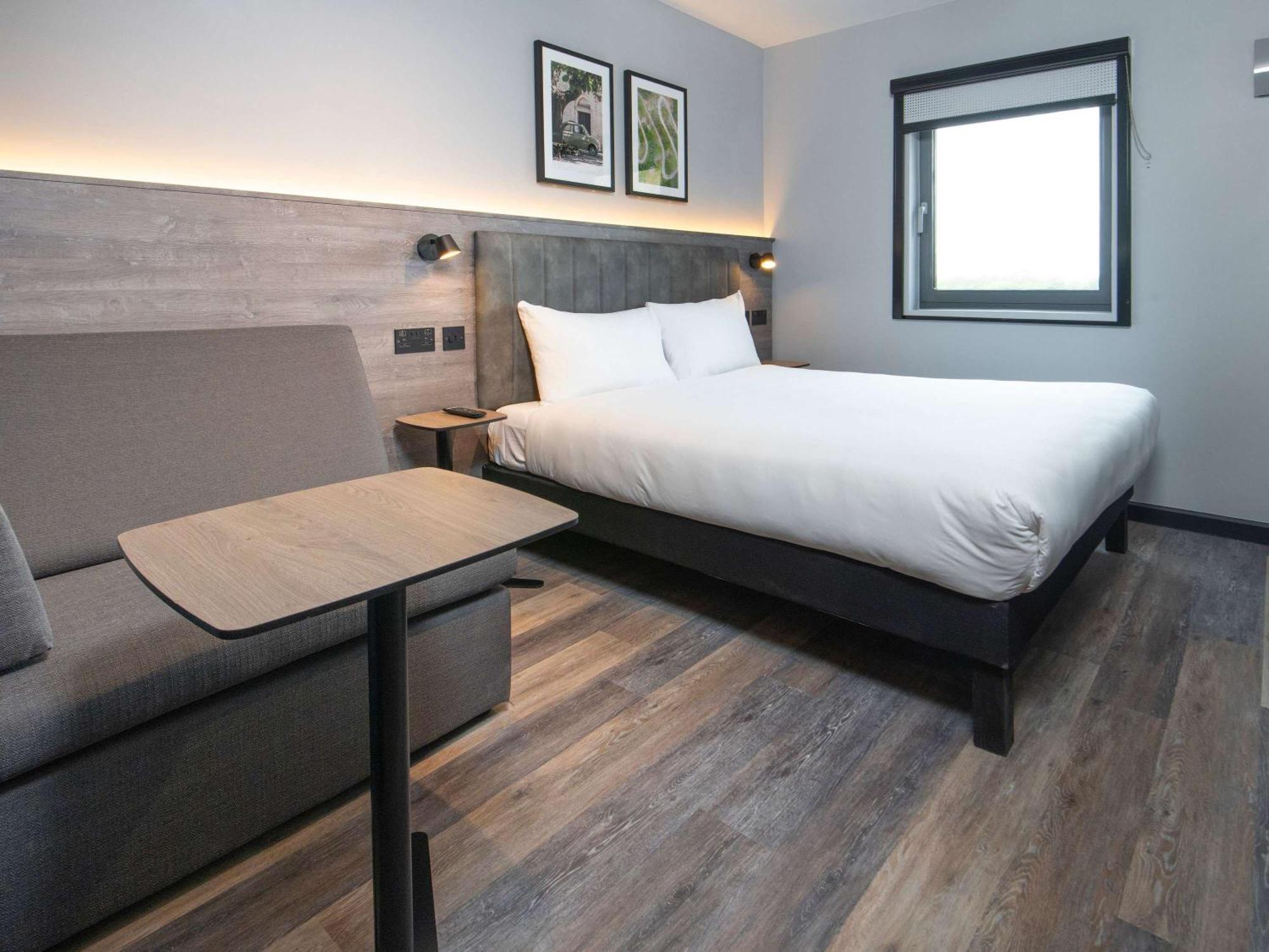 Ibis Styles London Gatwick Airport Ξενοδοχείο Κρόουλι Εξωτερικό φωτογραφία