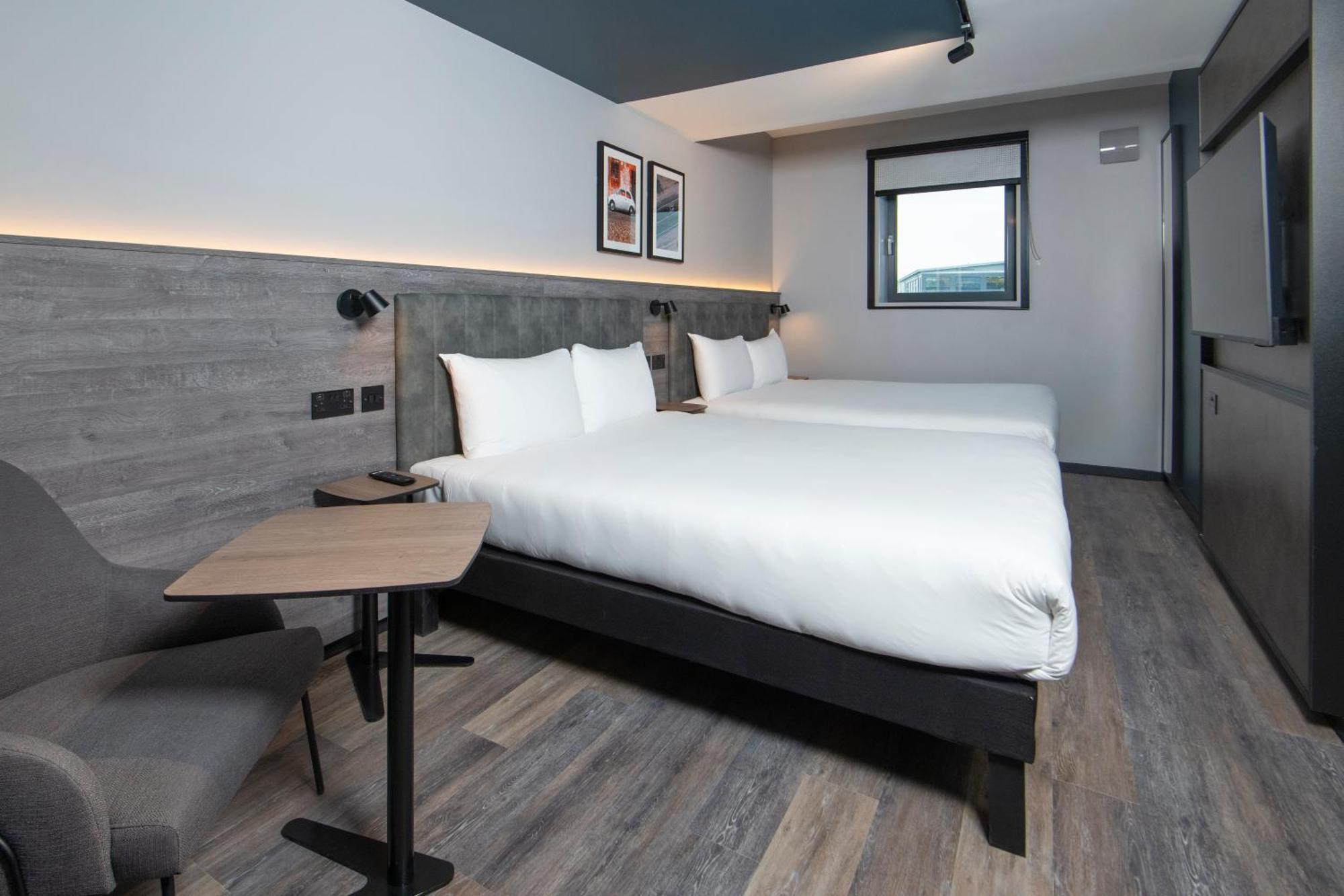 Ibis Styles London Gatwick Airport Ξενοδοχείο Κρόουλι Εξωτερικό φωτογραφία