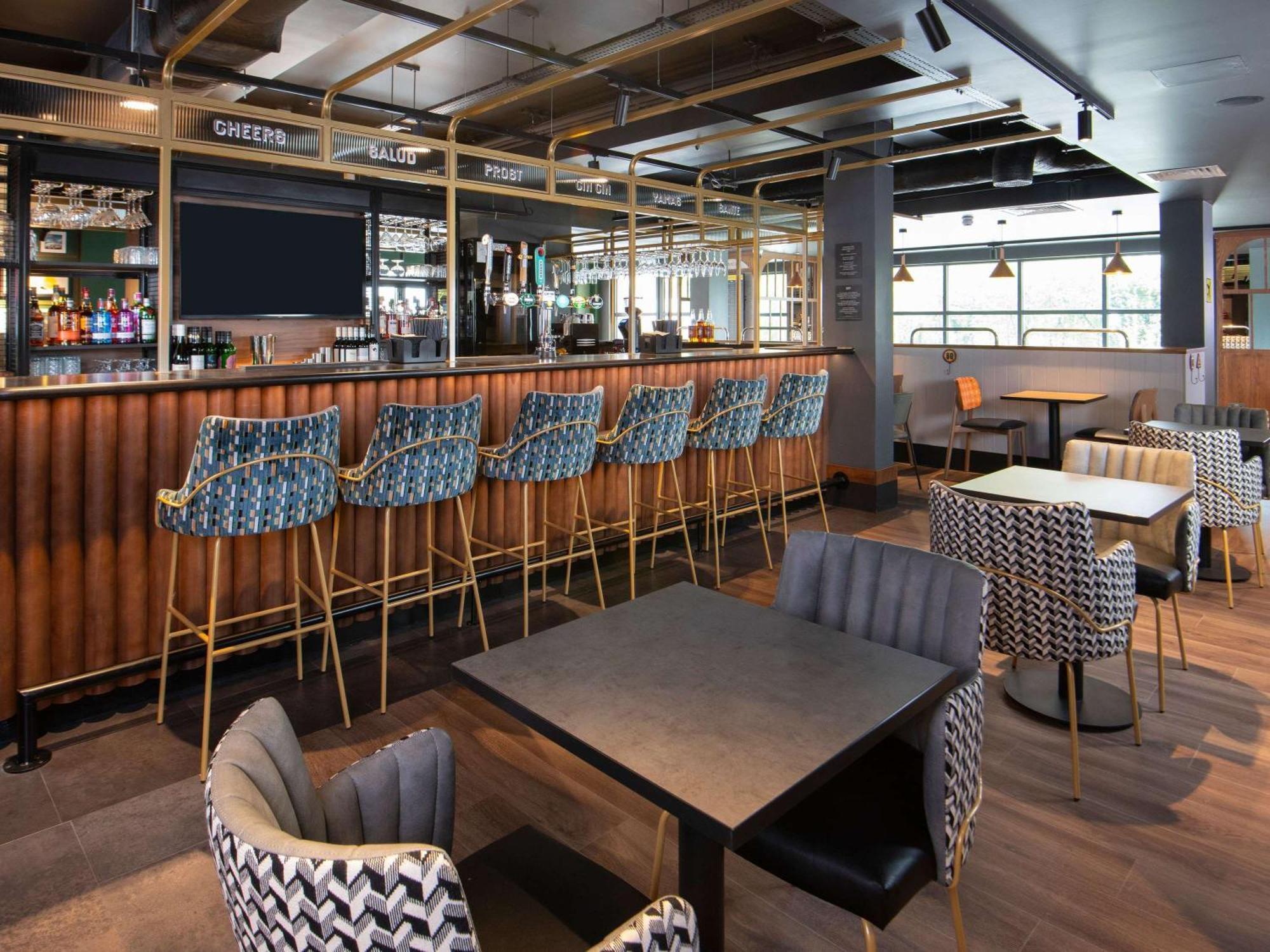 Ibis Styles London Gatwick Airport Ξενοδοχείο Κρόουλι Εξωτερικό φωτογραφία