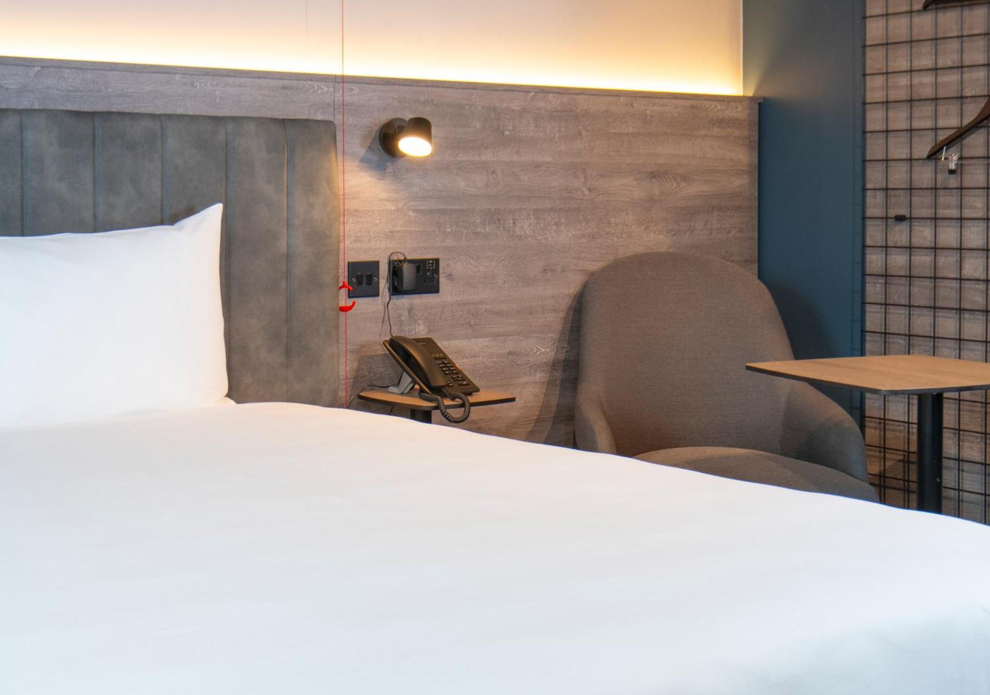 Ibis Styles London Gatwick Airport Ξενοδοχείο Κρόουλι Εξωτερικό φωτογραφία